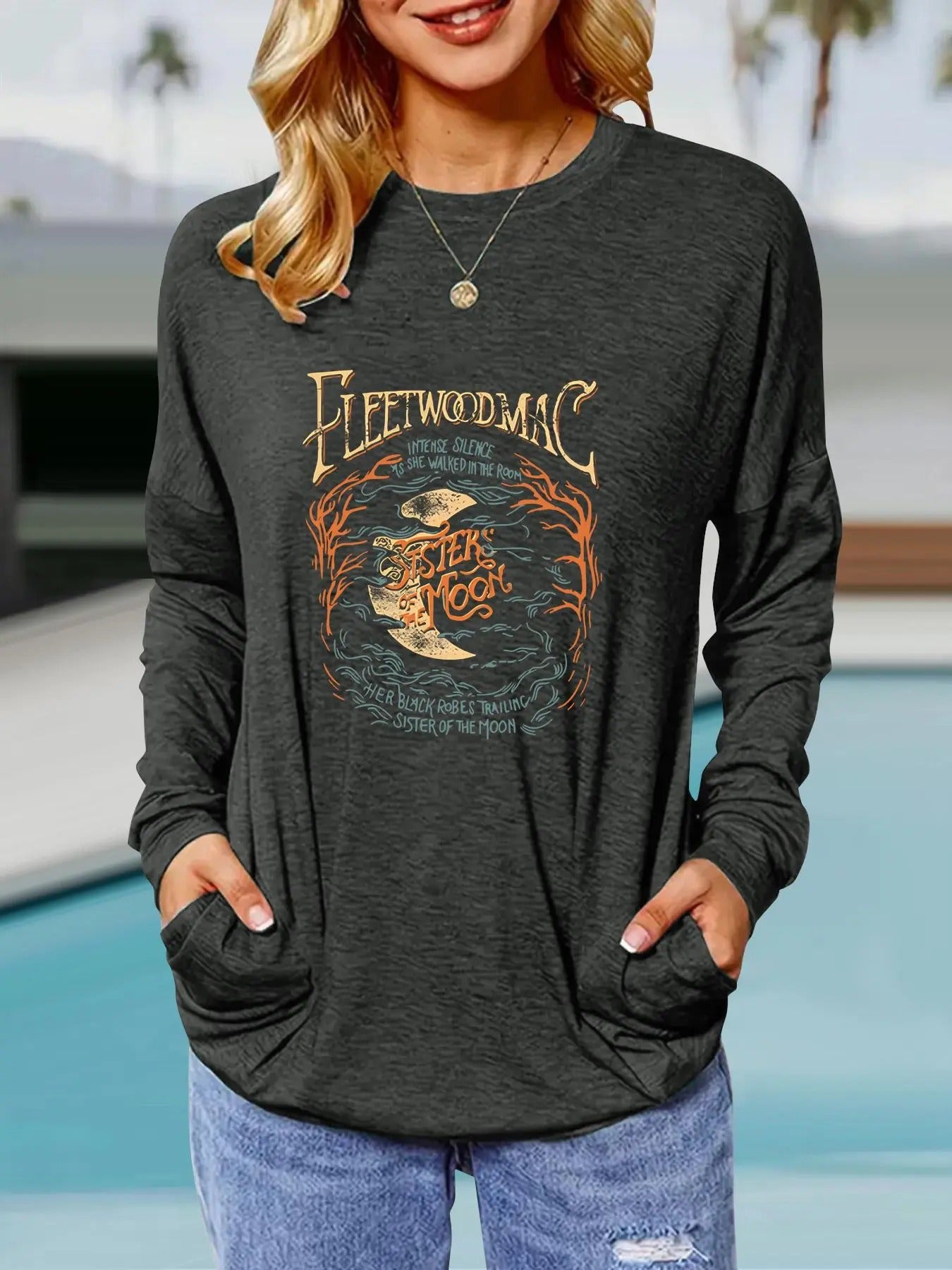 Women'WB shield Letter & Moon Print Round Neck Tee, Casual Long Sleeve Crew Neck T-shirt for Fall & Winter, Fashion...