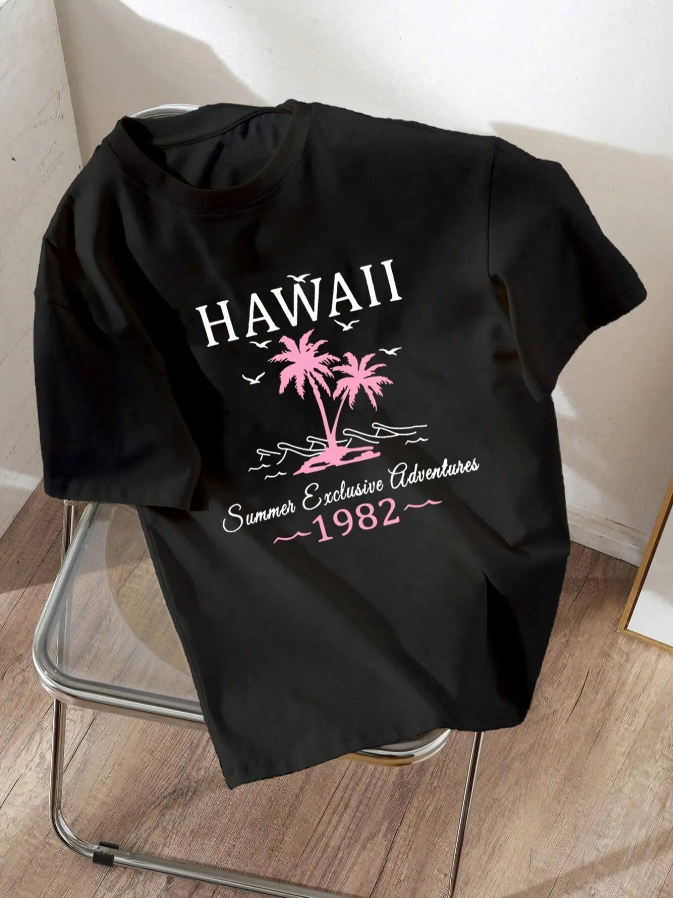 Women'WB shield Letter & Palm Tree Print Round Neck Tee, Casual Short Sleeve T-shirt for Spiky hair fighters Seasons,...