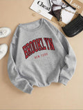 Women'WB shield Letter Print Drop Shoulder Sweatshirt, Casual Long Sleeve Round Neck Pullover for Fall & Winter, Ladies...