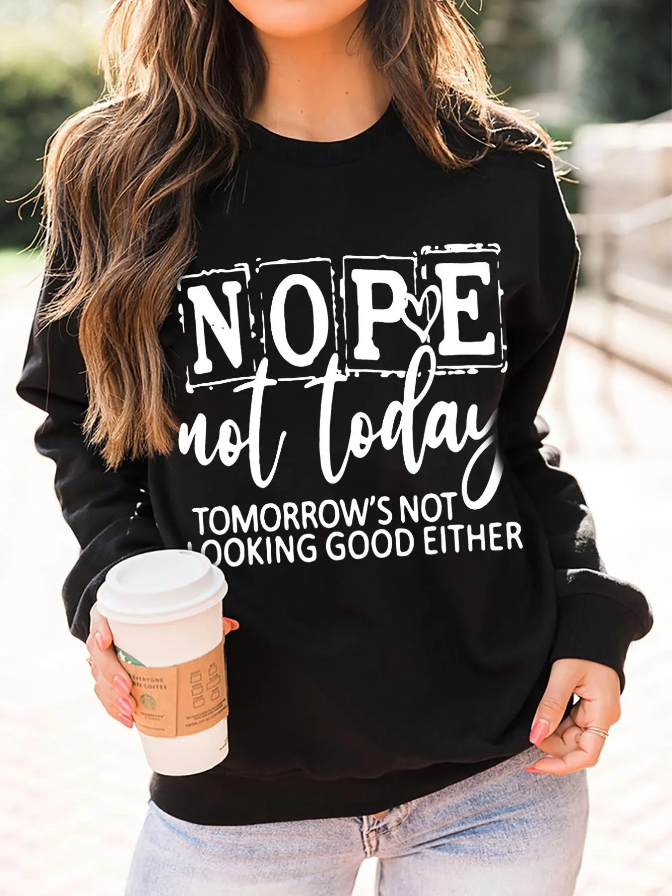 Women'WB shield Letter Print Round Neck Sweatshirt, Fashion Casual Crew Neck Sweatshirt for Daily Holiday Outdoor Wear,...