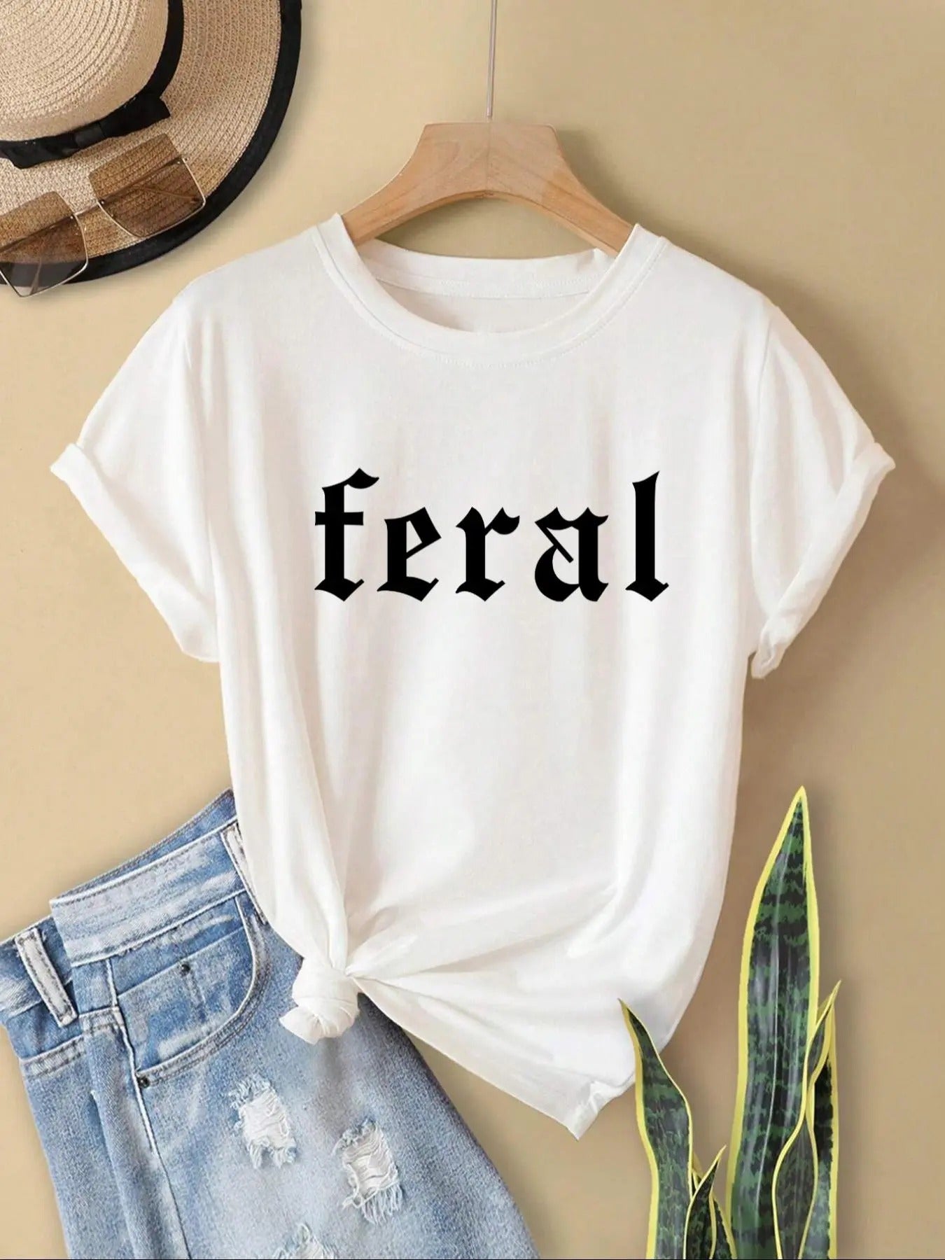 Women'WB shield Letter Print Round Neck Tee, Casual Short Sleeve Crew Neck T-shirt for Daily Wear, Graphic Tees, Ladies...