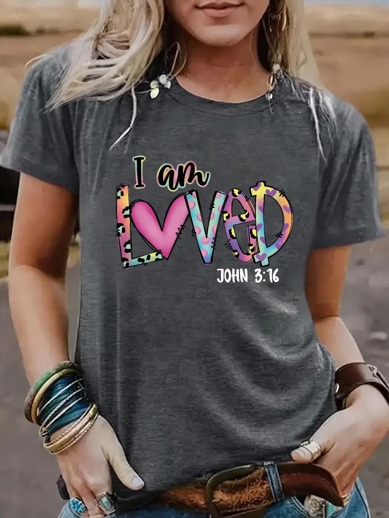 Women'WB shield Letter Print Round Neck Tee, Fashion Casual Crew Neck T-shirt for Daily Holiday Vacation Outdoor Wear,...