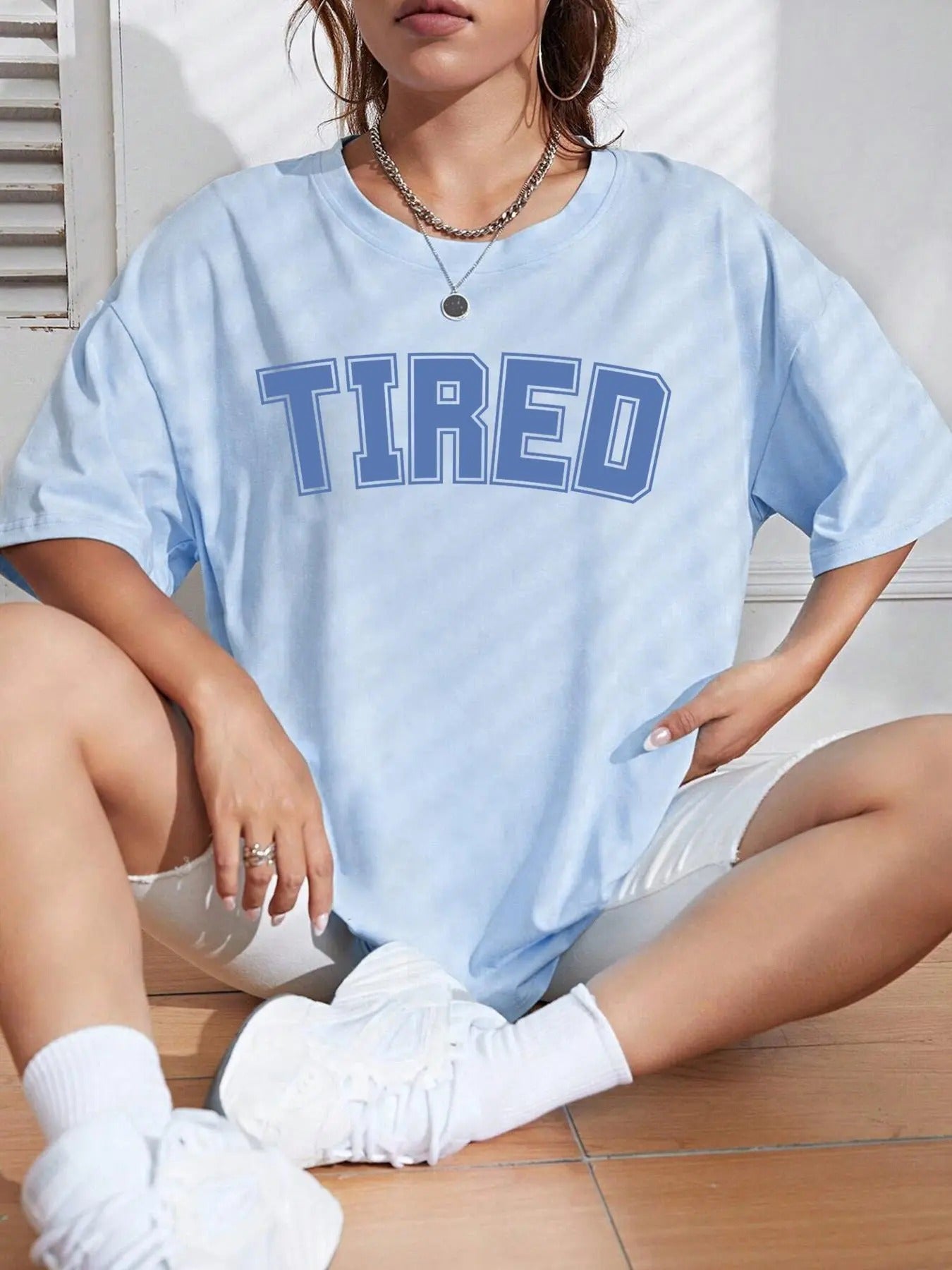 Women'WB shield Letter Print Round Neck Tee, Fashion Casual Drop Shoulder Short Sleeve T-shirt for Daily Wear, Ladies...