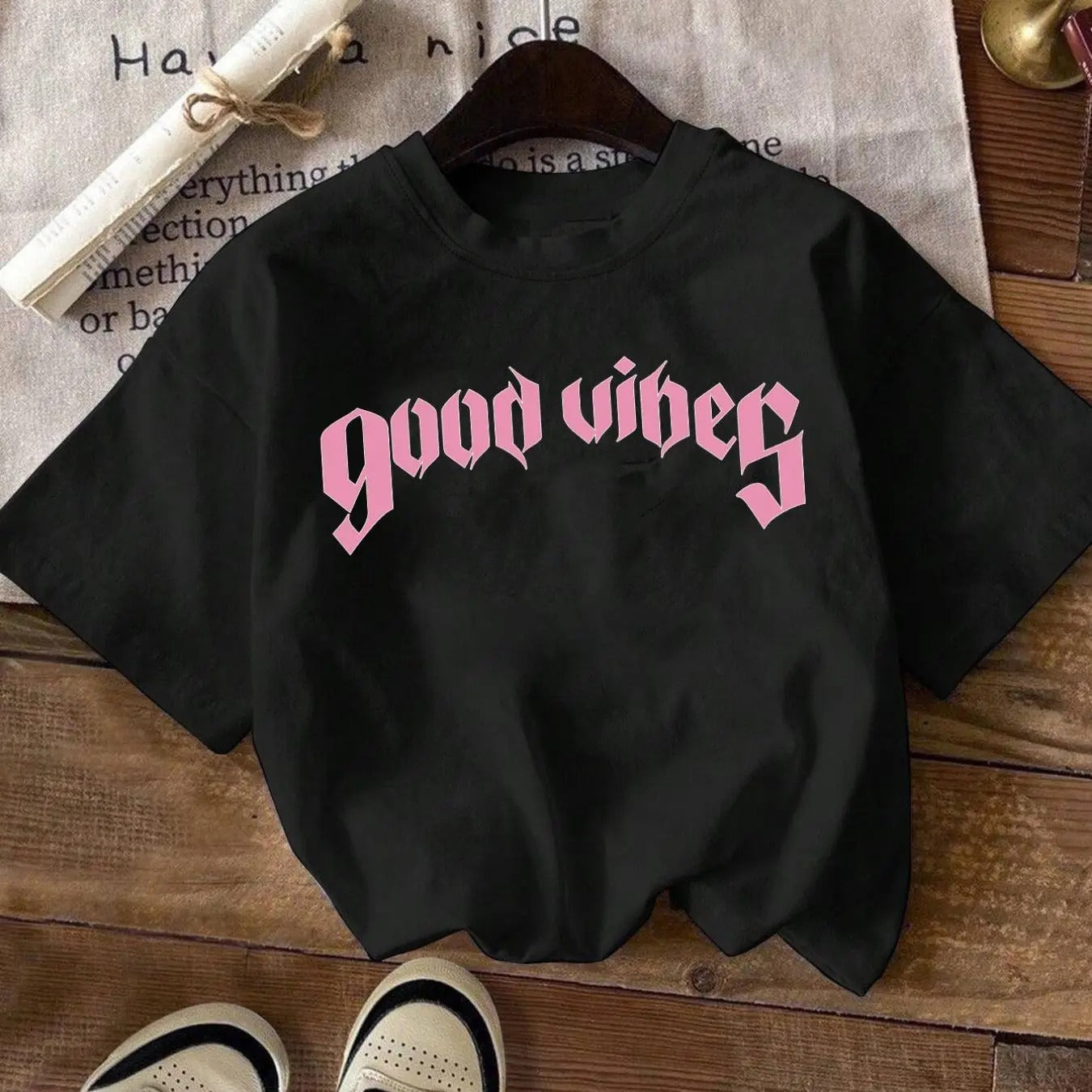 Women'WB shield Letter Print Round Neck Tee, Fashion Casual Drop Shoulder Short Sleeve T-shirt for Daily Wear, Ladies TNF...