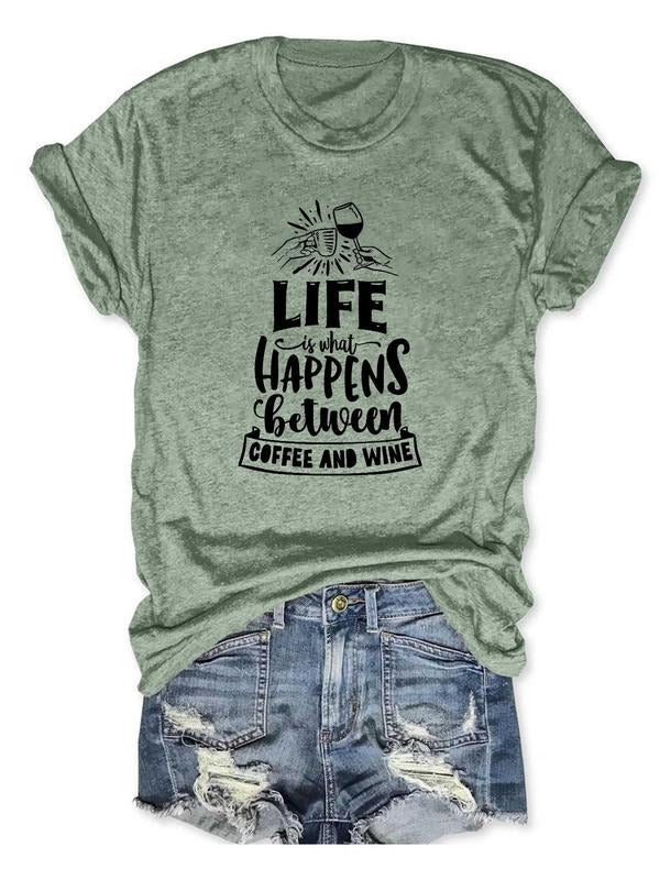 Women'WB shield Letter Print Round Neck Tee, Trendy Casual Short Sleeve Crew Neck T-shirt for Daily Wear, Ladies Spiky...