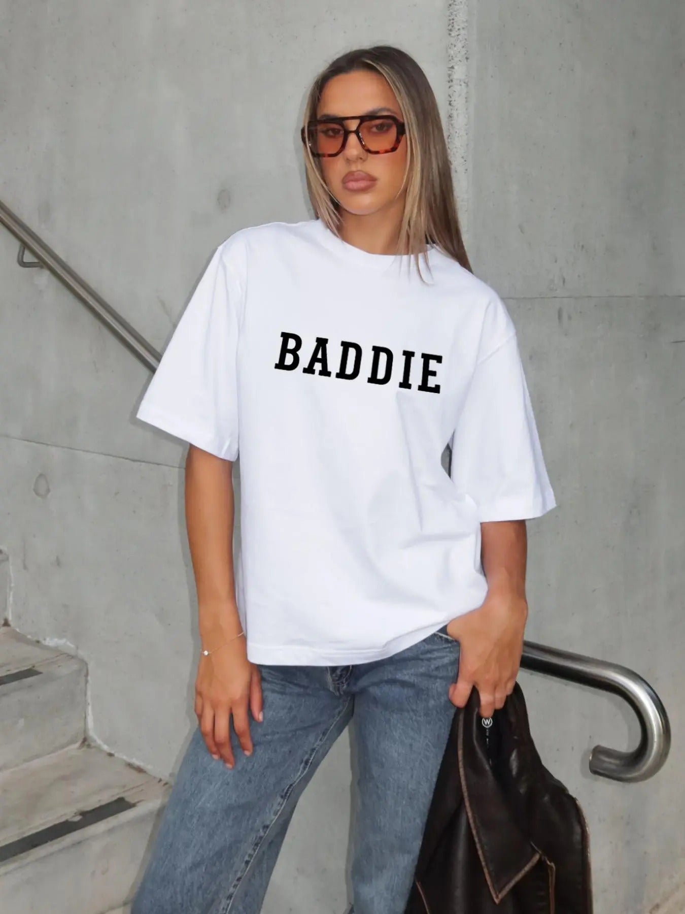Women'WB shield Letter Slogan Print Round Neck Tee, Fashion Casual Crew Neck T-Shirt for Daily Holiday Vacation Outdoor...