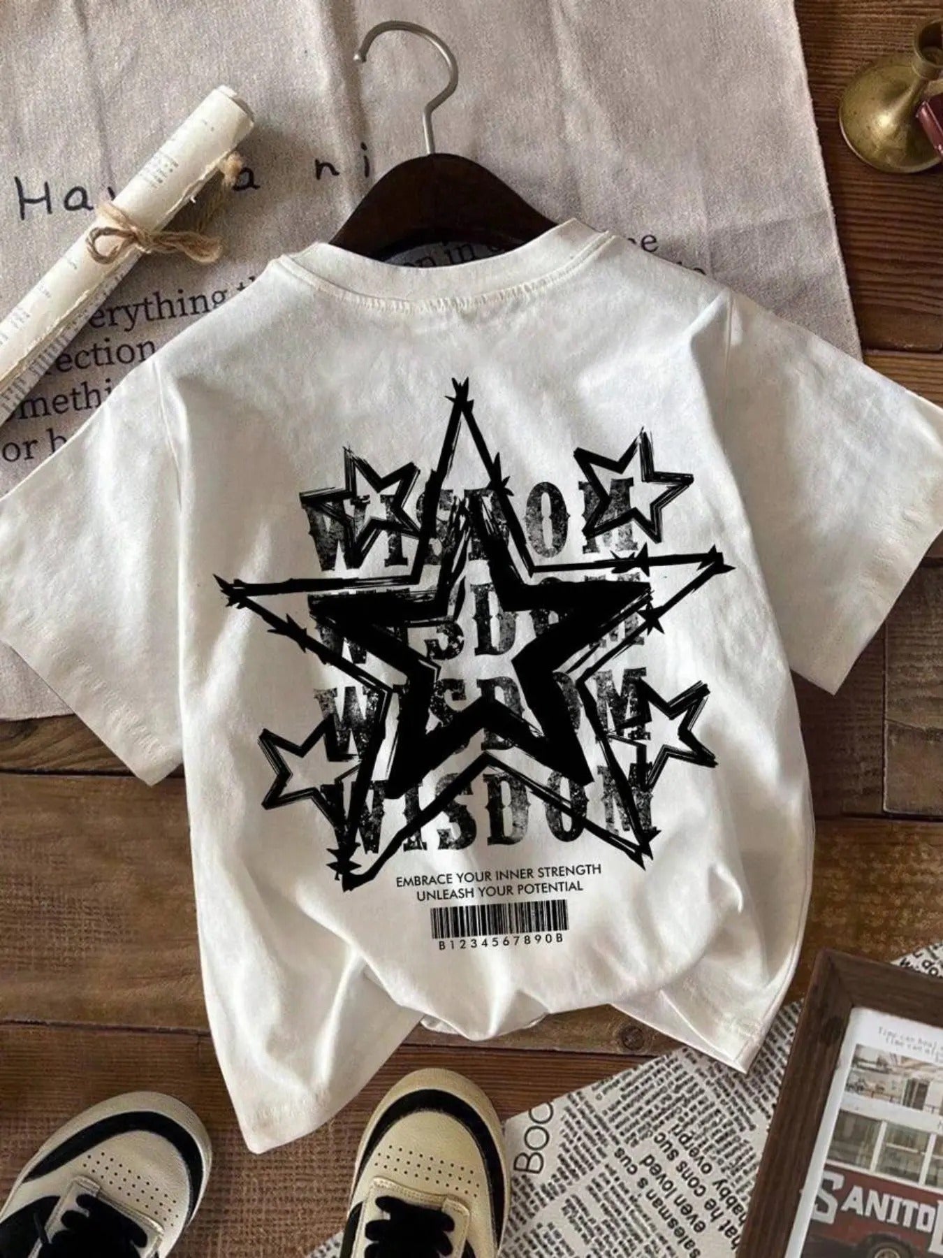 Women'WB shield Lightsaber brand Print Round Neck Tee, Fashion Casual Letter Print Crew Neck T-Shirt for Daily Holiday...