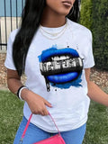Women'WB shield Lip Print Round Neck Tee, Fashion Casual Crew Neck T-shirt for Daily Holiday Vacation Outdoor Wear,...