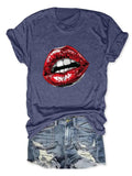 Women'WB shield Lip Print Round Neck Tee, Fashion Short Sleeve Crew Neck T-Shirt, Ladies TNF for Spiky hair fighters...
