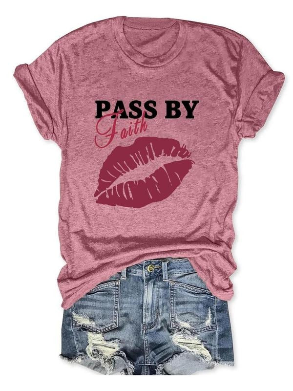 Women'WB shield Lips Graphic Print Round Neck Tee, Fashion Casual Short Sleeve T-shirt for Daily Wear, Ladies Summer TNF...