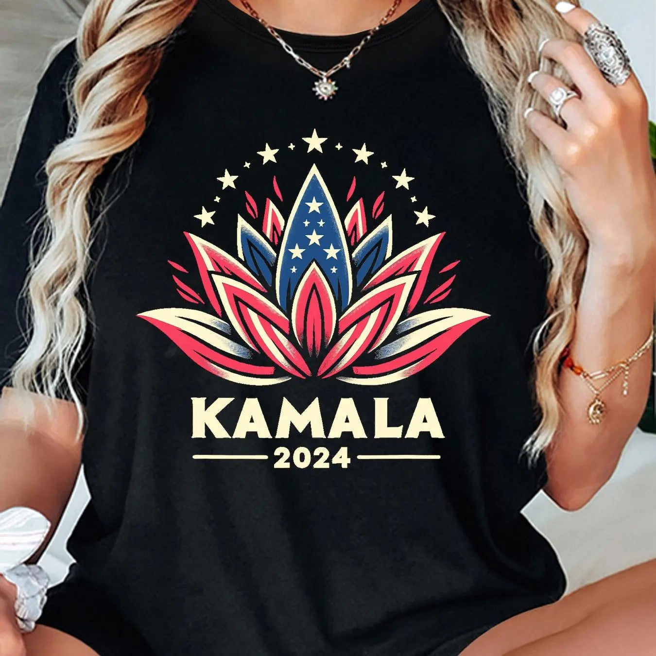 Women'WB shield Lotus & Letter Print Round Neck Tee, Casual Short Sleeve Crew Neck T-Shirt for Summer, Fashion Women'WB...