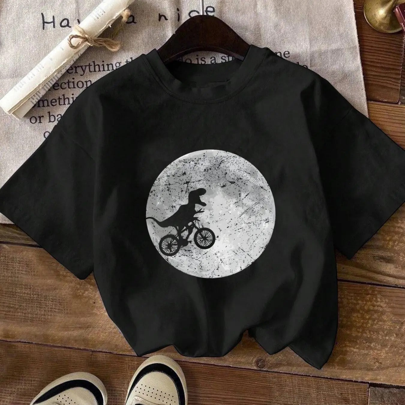 Women'WB shield Moon & Dinosaur Print Round Neck Tee, Casual Short Sleeve Crew Neck T-shirt for Daily Wear, Ladies TNF...