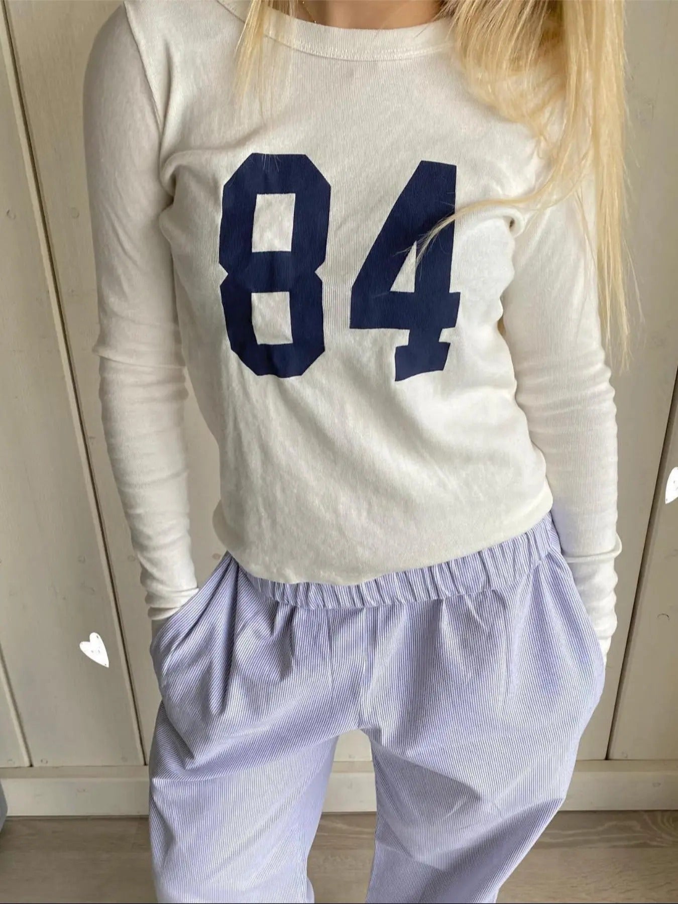 Women'WB shield Number Print Round Neck Tee, Casual Long Sleeve Crew Neck T-shirt for Fall, Women'WB shield Top for Daily...