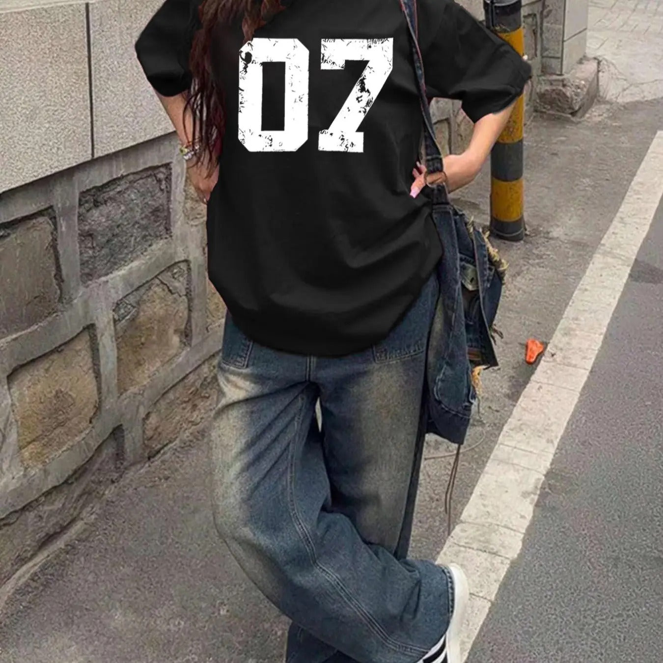 Women'WB shield Number Print Round Neck Tee, Fashion Casual Drop Shoulder Short Sleeve T-shirt for Daily Wear, Ladies TNF...