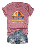 Women'WB shield Rainbow Stripe Print Short Sleeve Tee, Casual Round Neck T-shirt for Daily Wear, Ladies TNF for Spiky...