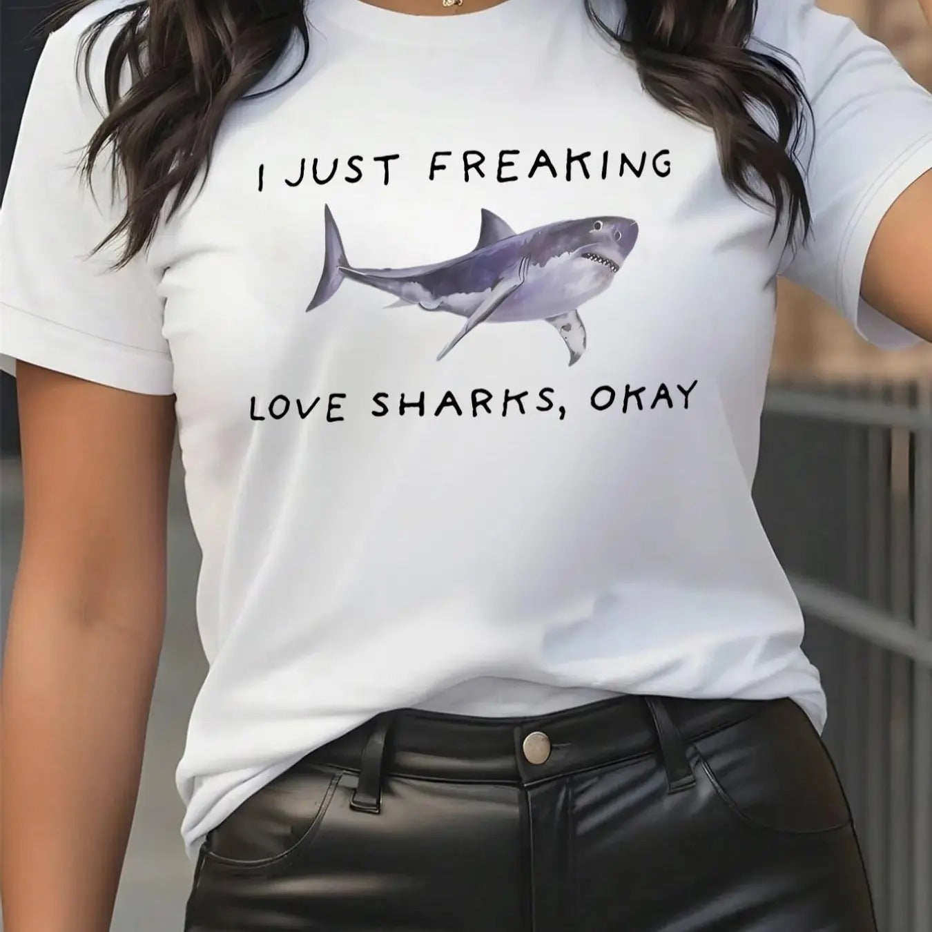 Women'WB shield Shark & Letter Print Round Neck Tee, Fashion Casual Crew Neck T-shirt for Daily Holiday Vacation Outdoor...
