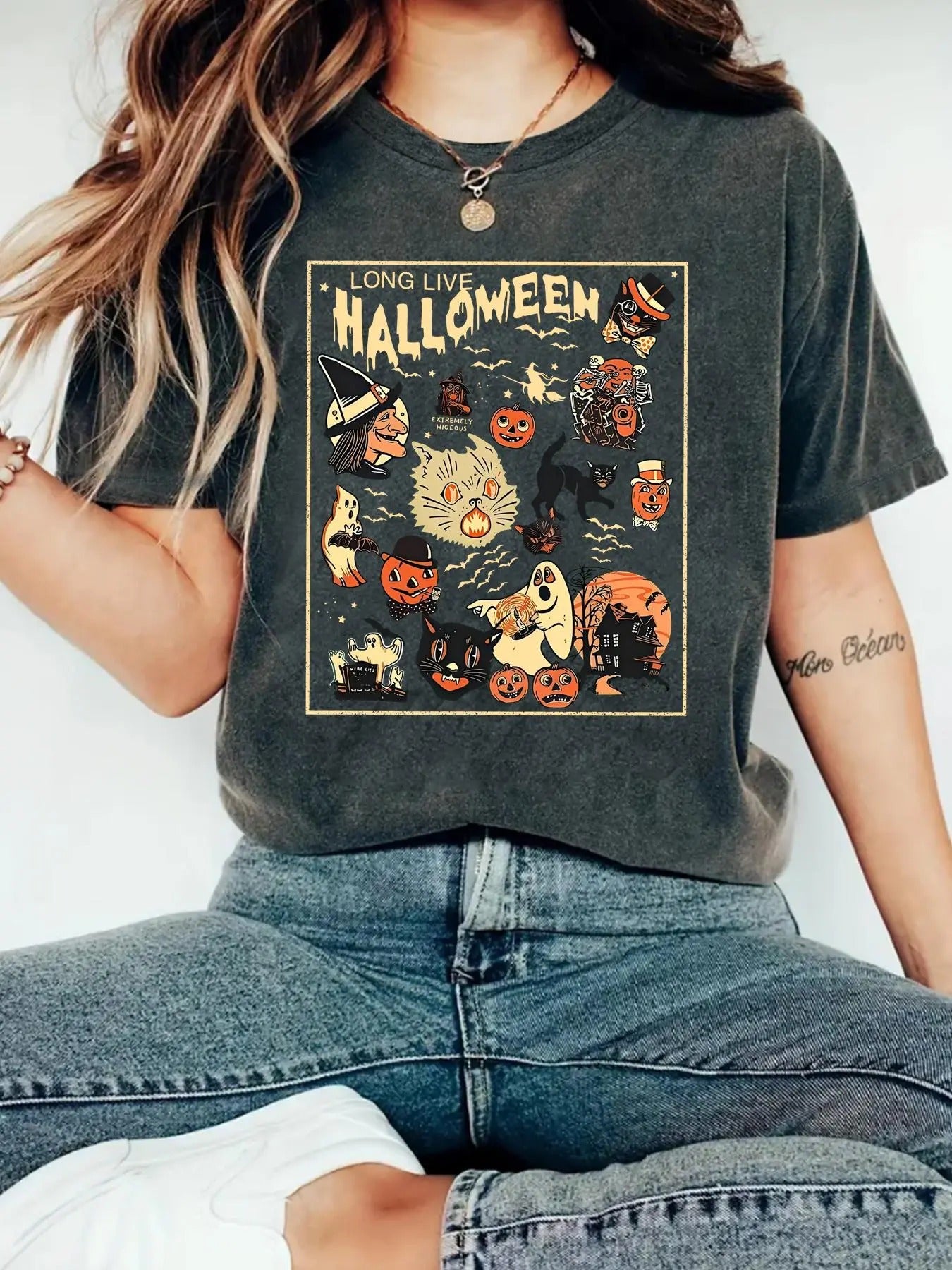 Women'WB shield Short Sleeve Graphic Tee, Halloween TNF Casual Round Neck T-shirt for Summer, Fashion Women'WB shield Top...