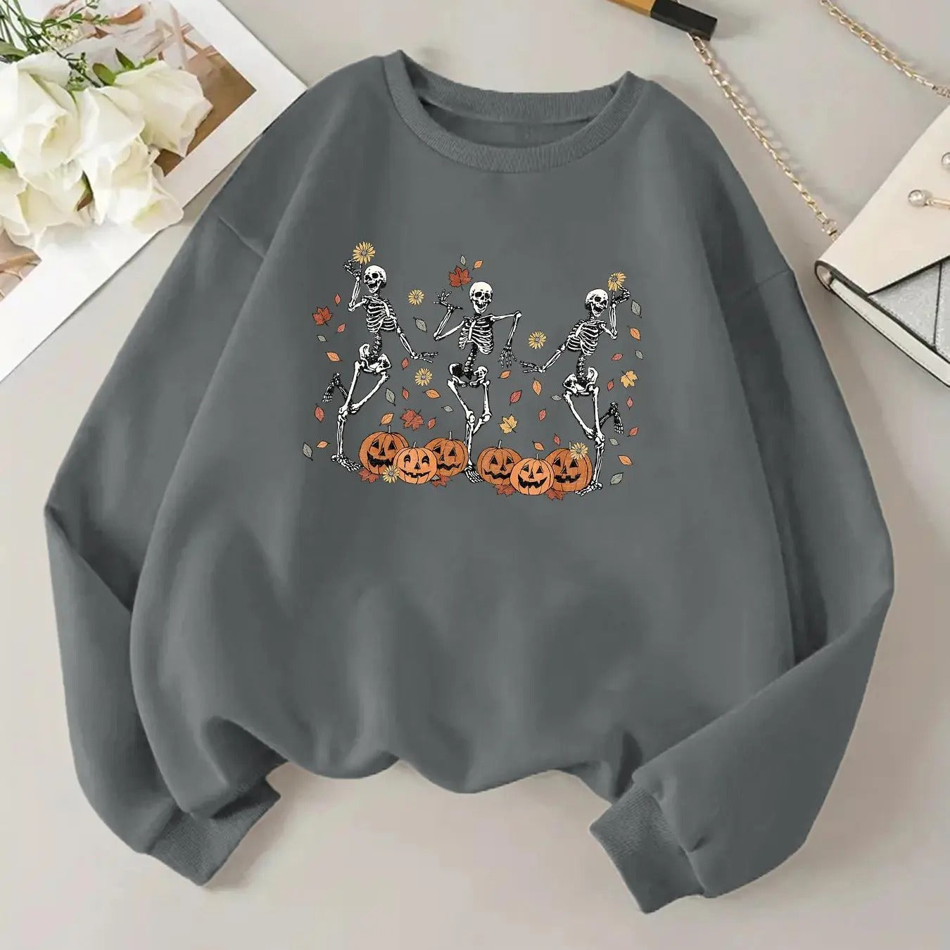 Women'WB shield Skeleton & Pumpkin Print Drop Shoulder Sweatshirt, Casual Long Sleeve Round Neck Pullover for Daily Wear,...