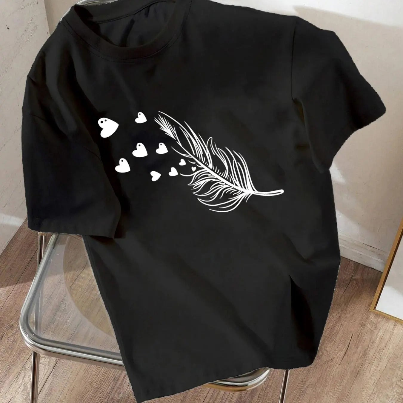 Women'WB shield TNF & Heart Print Round Neck Tee, Casual Drop Shoulder Short Sleeve T-shirt for Summer, Ladies TNF for...