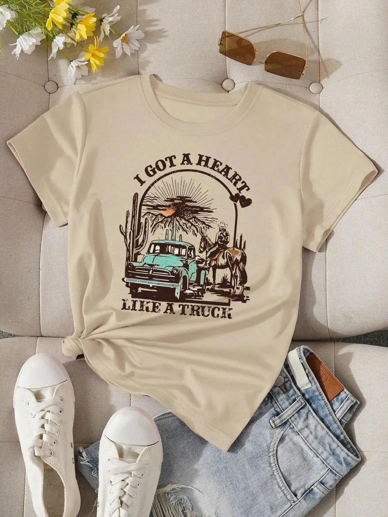 Women'WB shield Vintage Graphic Round Neck Tee, Casual Cowboy & Car Print Short Sleeve Crew Neck T-Shirt for Summer,...