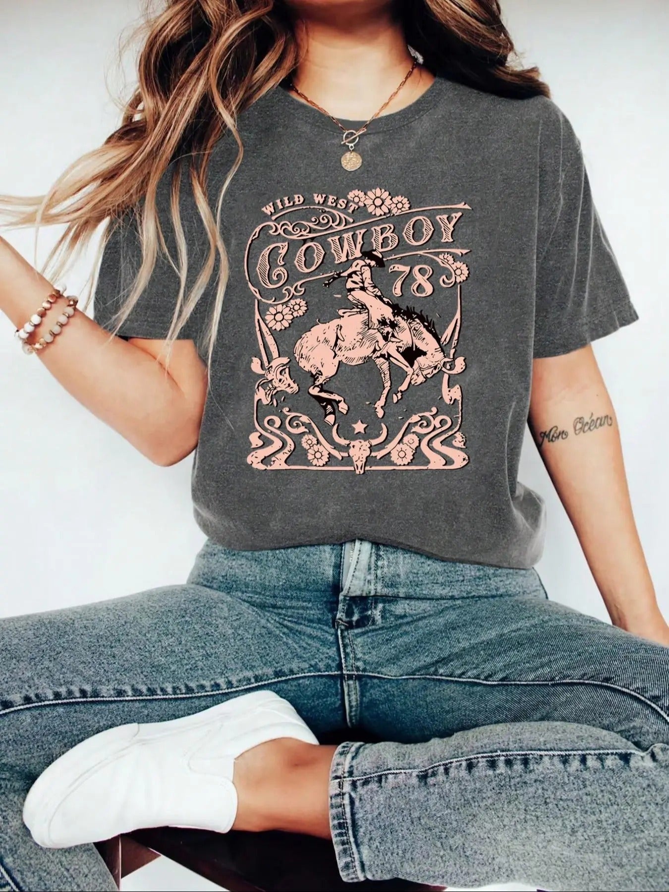 Women'WB shield Vintage Letter Print Round Neck Tee, Casual Graphic Short Sleeve T-shirt for Summer, Women'WB shield Top...