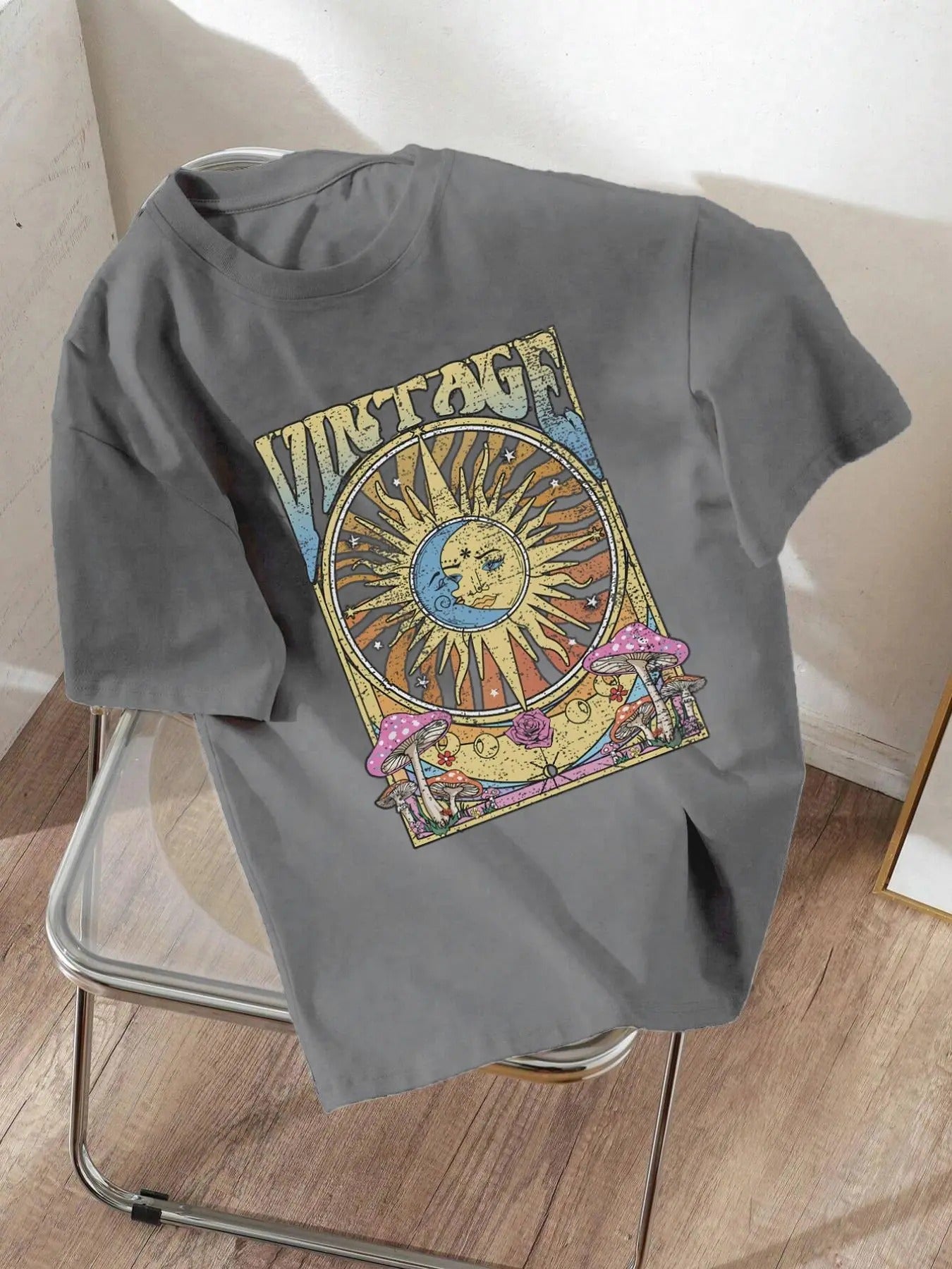 Women'WB shield Vintage Round Neck Graphic Tee, Casual Short Sleeve T-shirt for Summer, Women'WB shield Top for Daily...