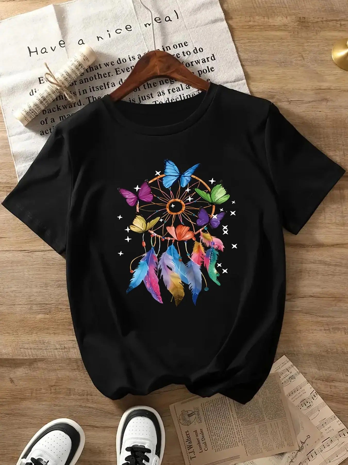 Women's Butterfly & Feather Print Round Neck Tee, Fashion Casual Crew Neck Short Sleeve T-Shirt for Daily Holiday Vacation Outdoor Wear, Ladies Clothes for Summer