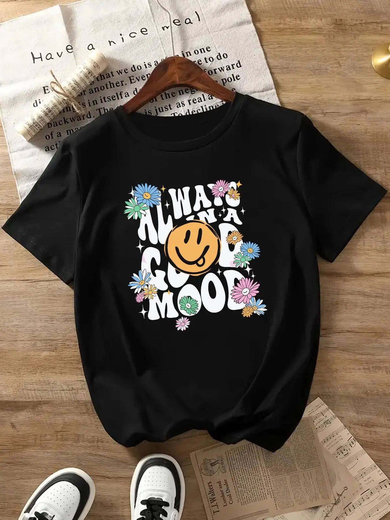 Women's Cartoon Face & Letter Print Round Neck Tee, Fashion Casual Crew Neck Short Sleeve T-shirt for Daily Holiday...