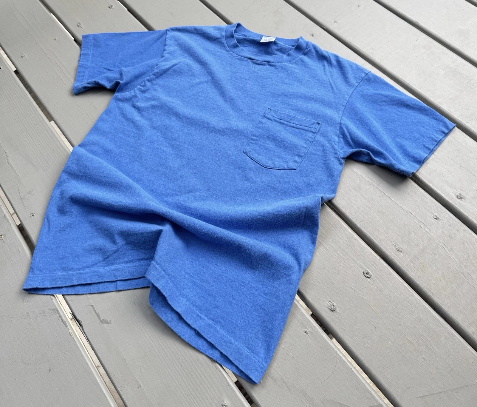 VTG 90s Faded Blue Pocket T Shirt—MADE IN USA—Single Stitch 100% Cotton Large