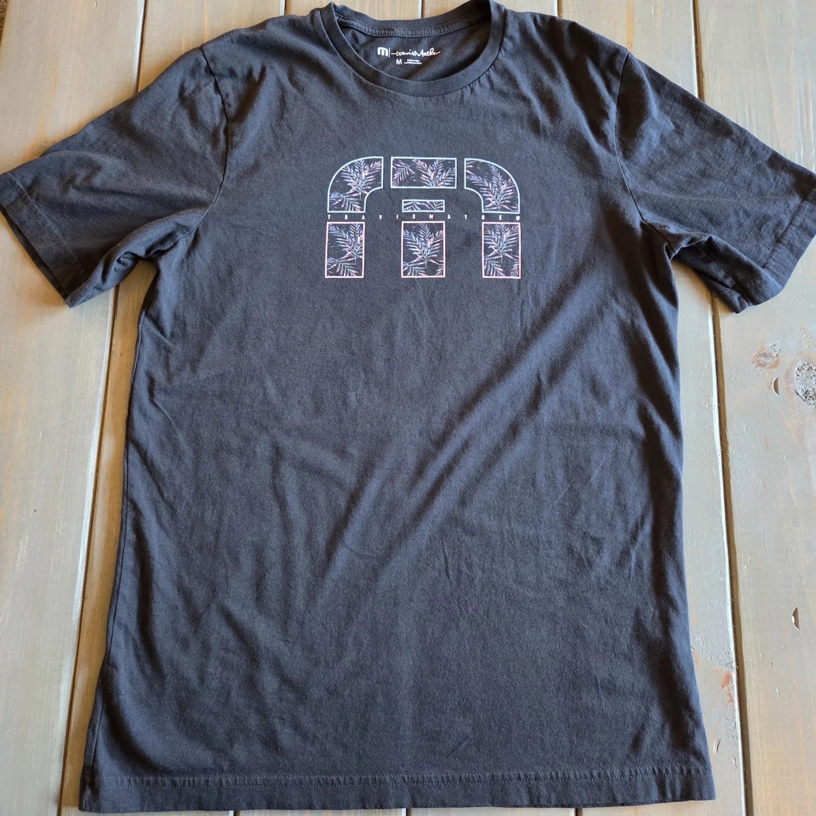 TravisMathew Men’s Medium Black Graphic T Shirt Palm Print Logo Pima Cotton