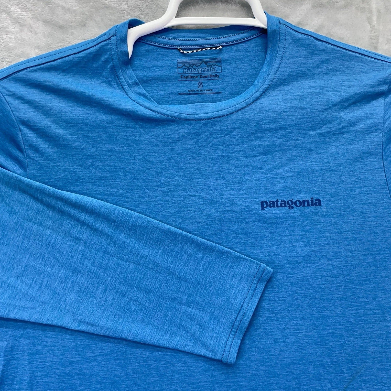 Patagonia shirt men Small Capilene Cool Daily Hiking wicking UPF 50 workwear
