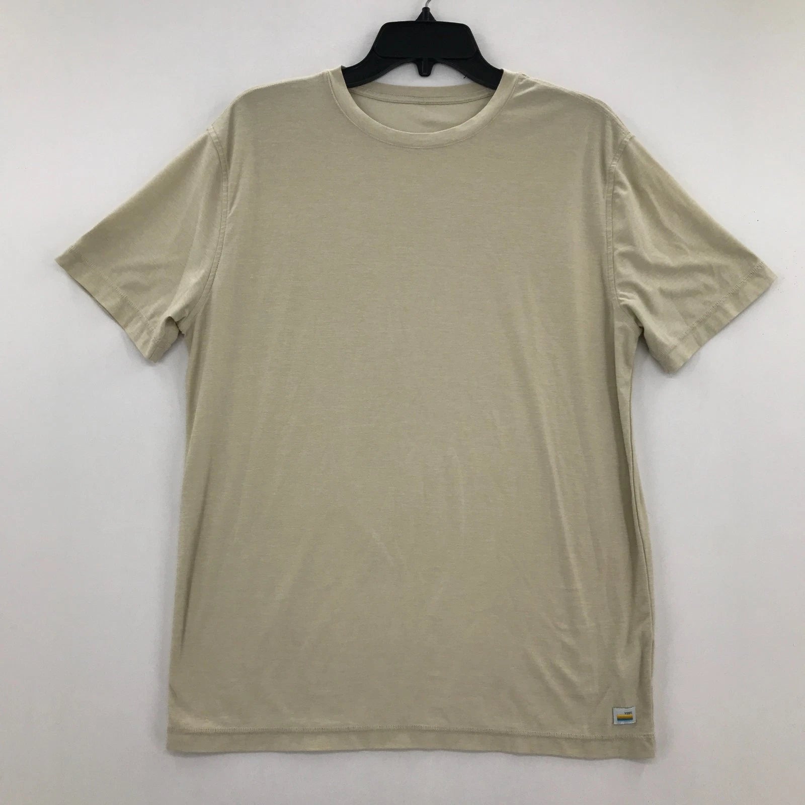 Vuori Shirt Mens Medium M Beige Truffle Strato Crew Neck Short Sleeve Tee Men