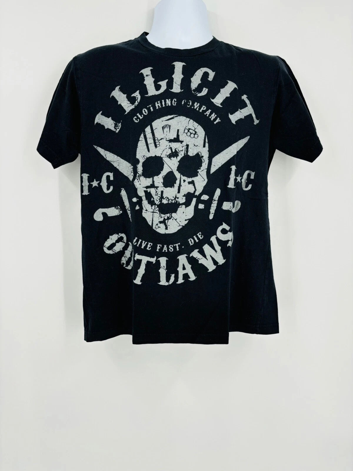 Pre-Owned Men's Illicit Short Sleeve Shirt - Size M, Stylish and Comfortable!