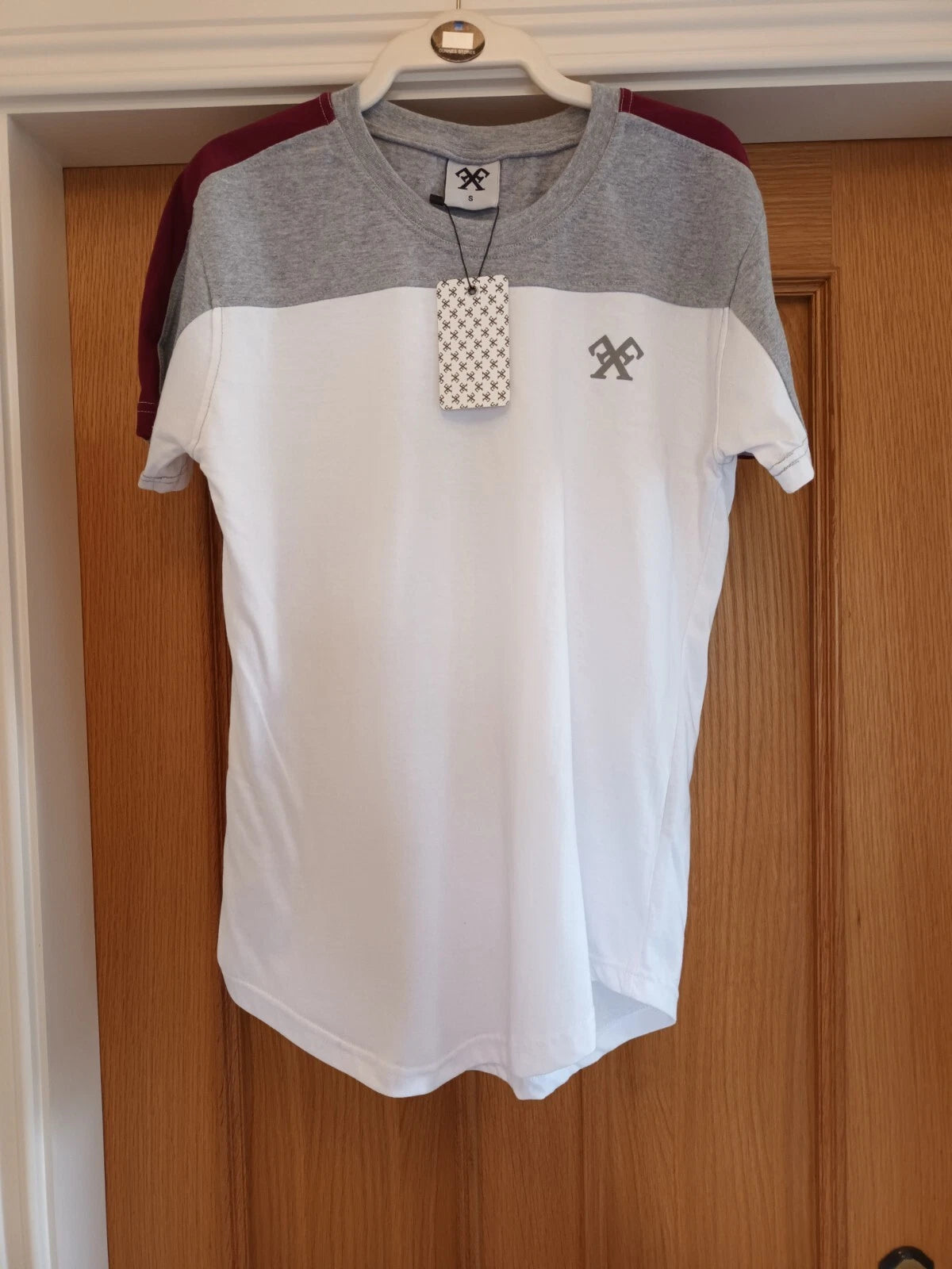 Mens Stylish White & Grey  T-Shirt Size S By Forver Original