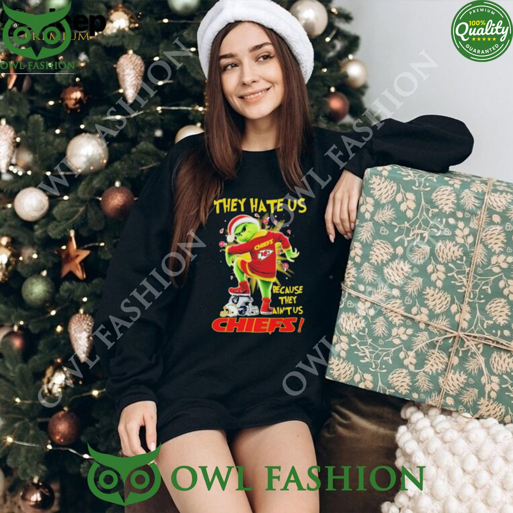 Santa Grinch Stomp They Hate Us Because They Ain’t Us Kansas City Chiefs Christmas Tshirt