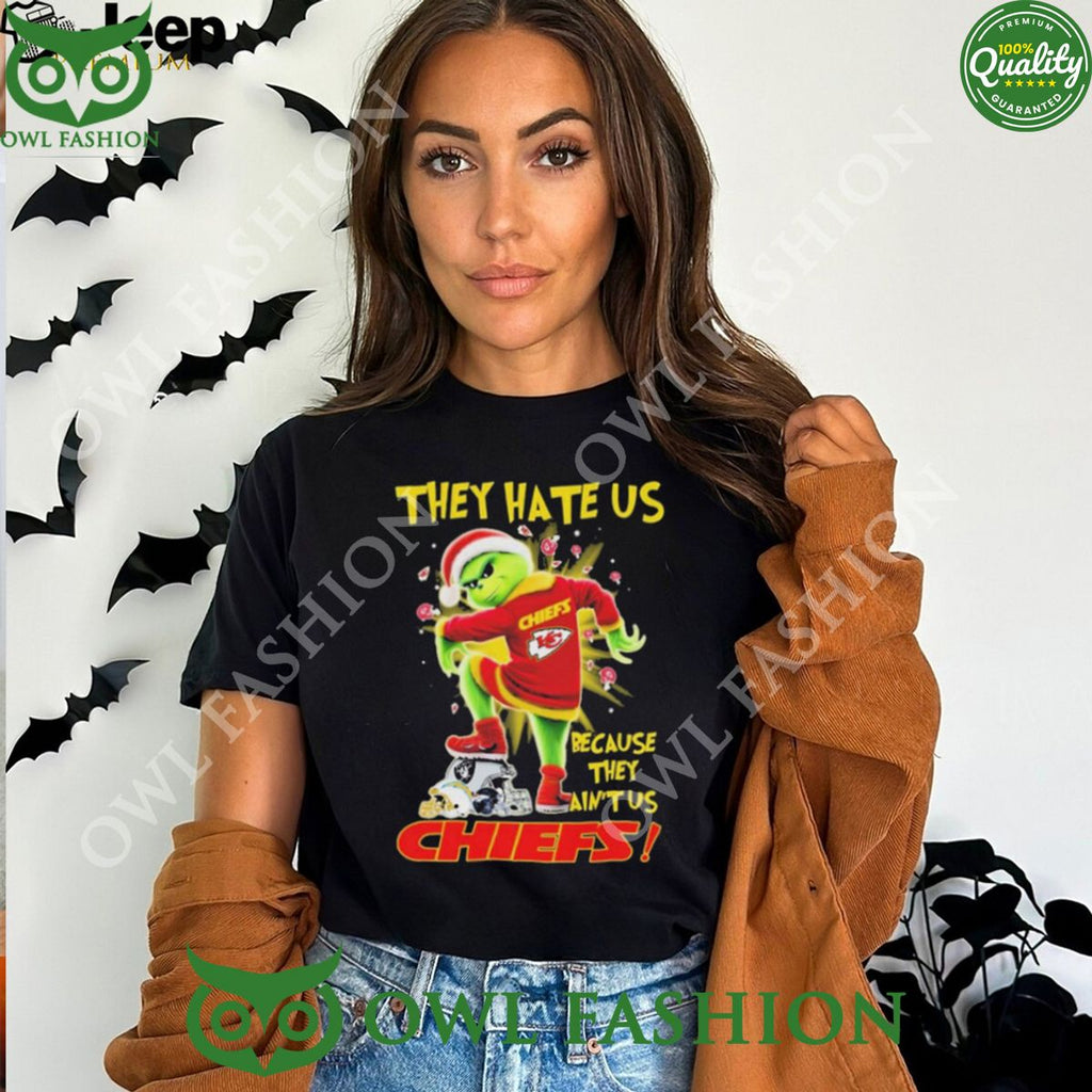 Santa Grinch Stomp They Hate Us Because They Ain’t Us Kansas City Chiefs Christmas Tshirt