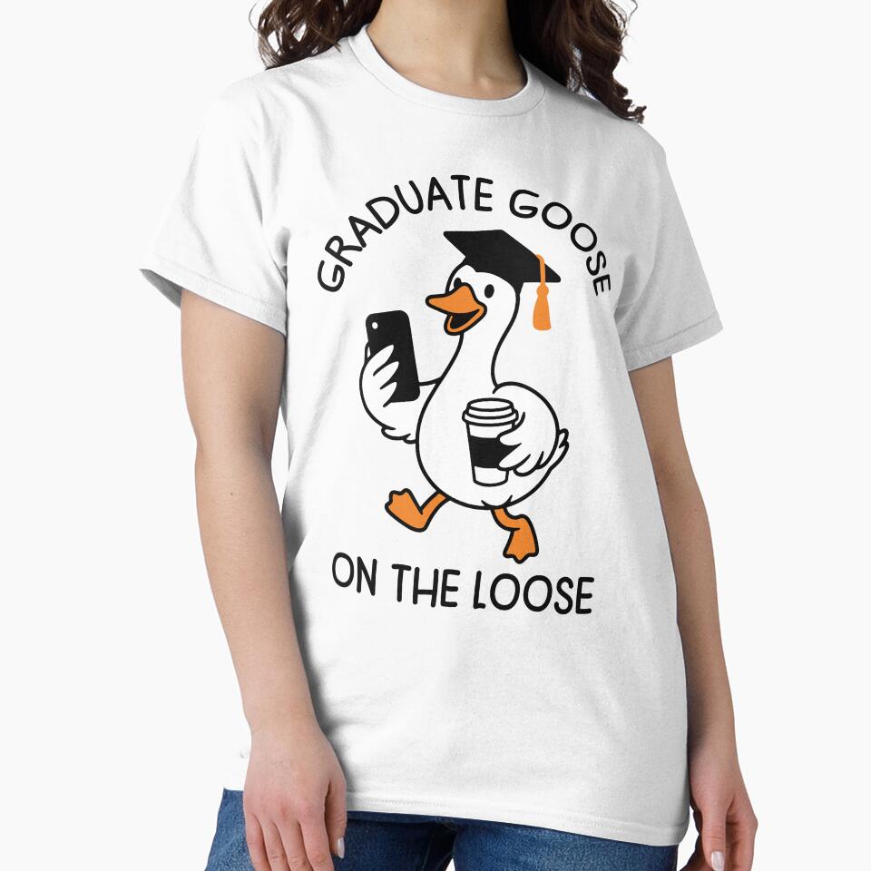 Graduate Goose On The Loose | Class of 2026 Graduation | Cute Animal Graduate Gift by gunaone-design