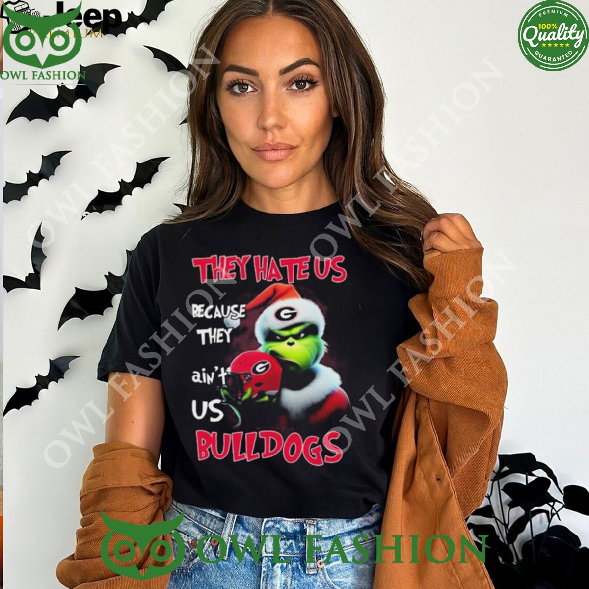 They Hate Us Because Ain’t Us Georgia Bulldogs Santa Grinch Christmas T-Shirt