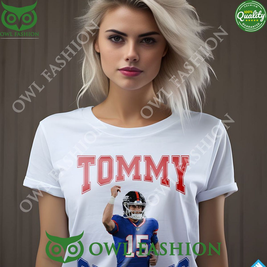 Tommy Cutlets Italian Hand Gesture Shirt Tommy DeVito NY Giants T-Shirt
