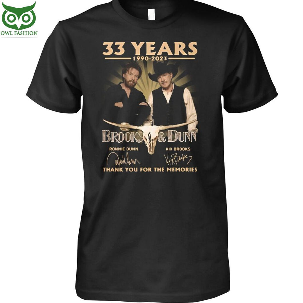 Trending Brooks and Dunn 33 years Memories t shirt