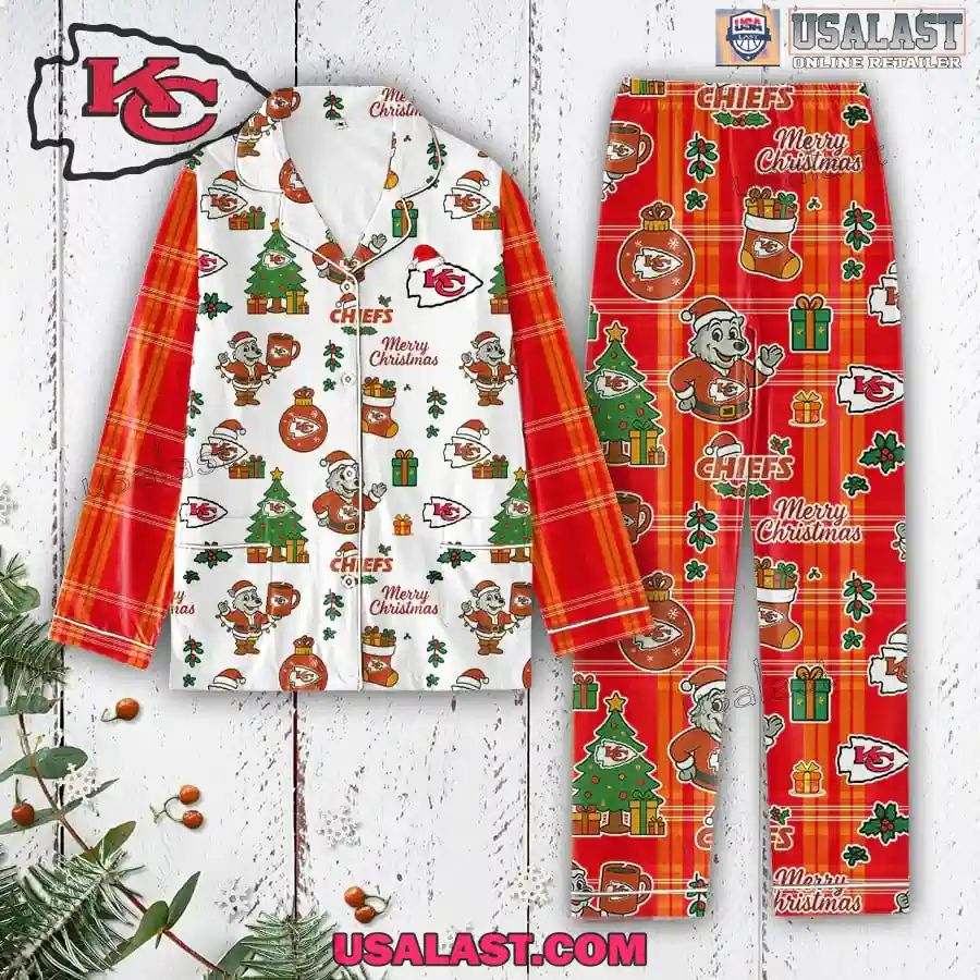 Kansas City Chiefs Plaid Button Pajamas Set
