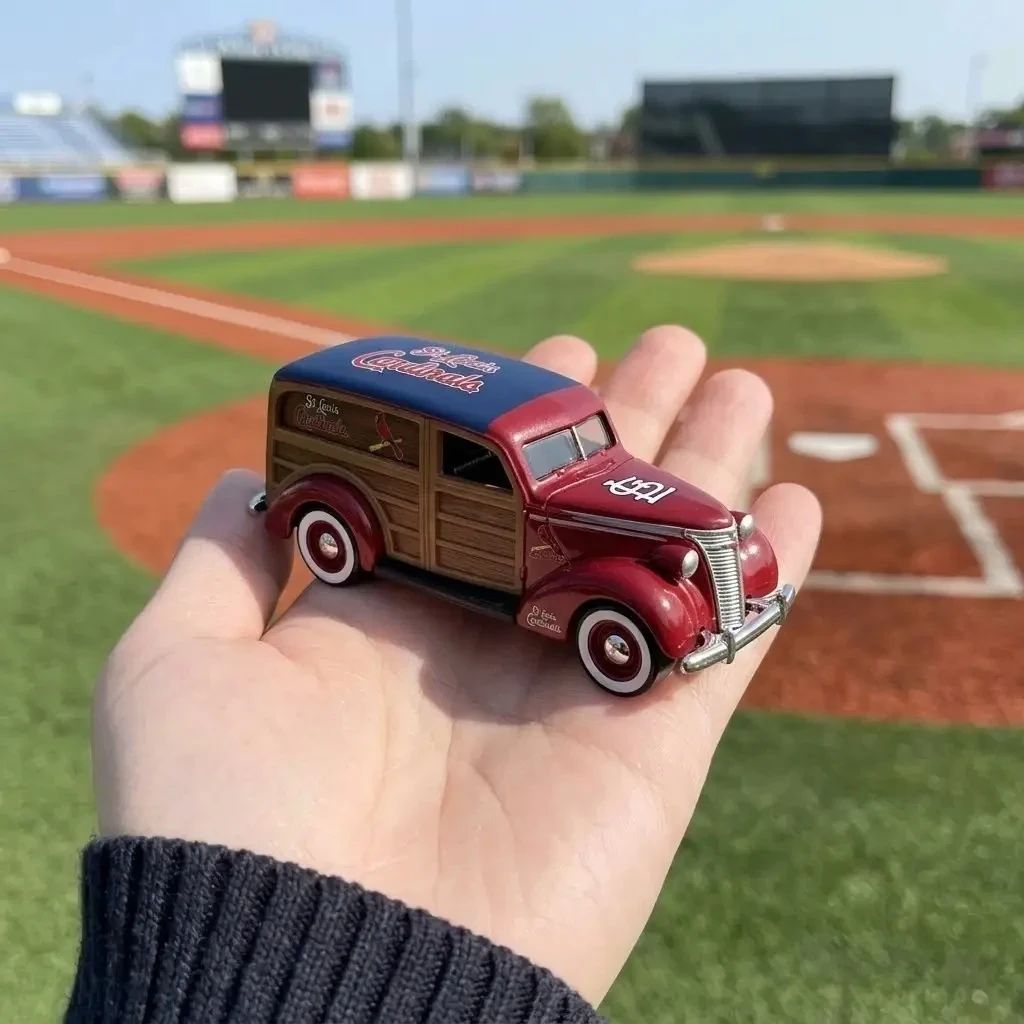 Wheels St. Louis Cardinals 1937 Woody Wagon Vintage Car Model
